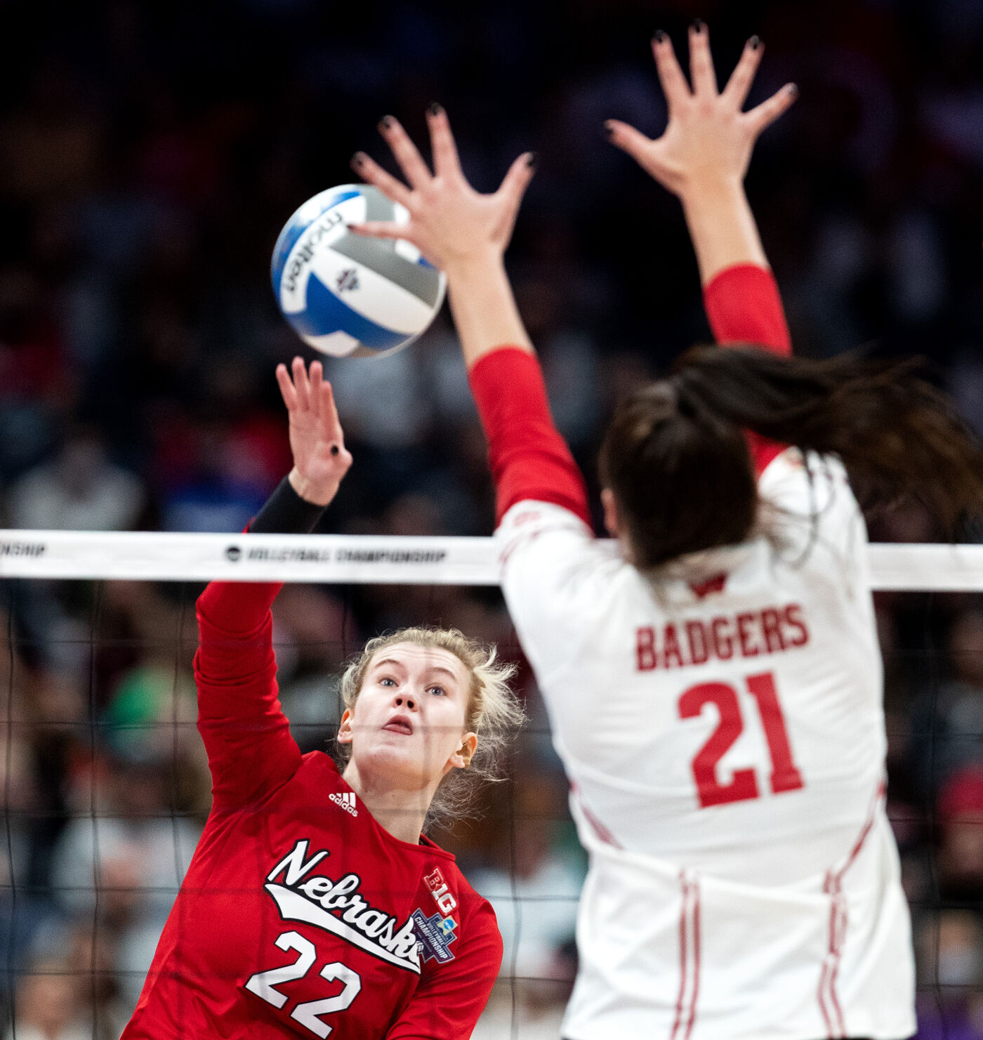 121921-owh-spo-nuvolley32.jpg
